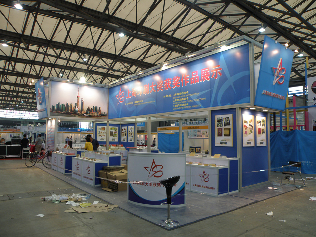 Nimo展示廠家直銷 八棱柱展覽系統(tǒng)在會(huì)展服務(wù)中的專業(yè)搭建優(yōu)勢